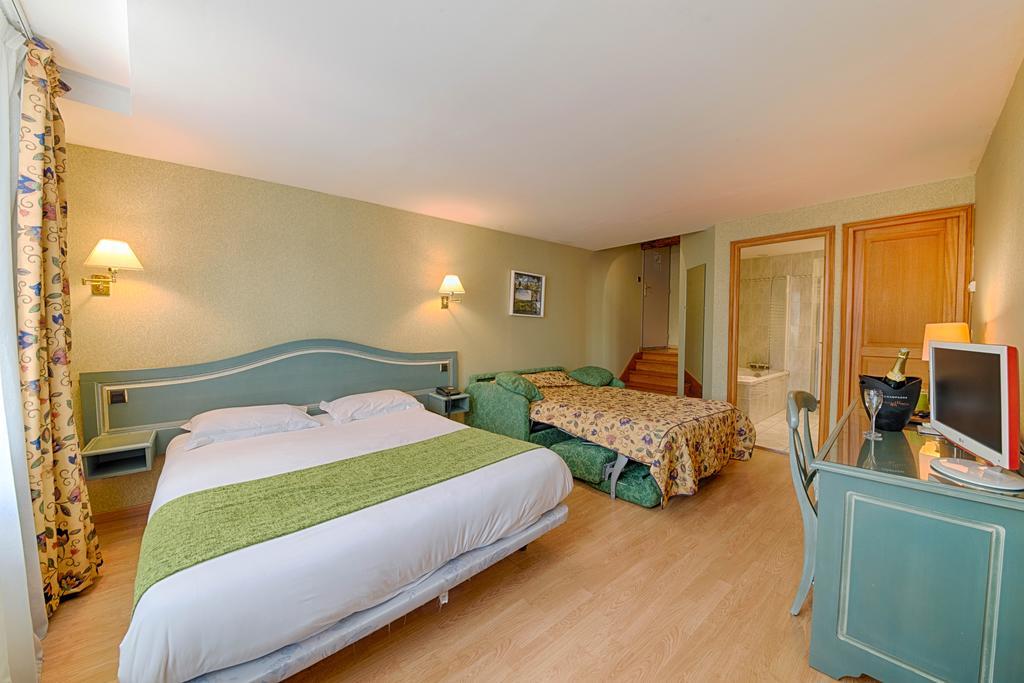 Logis Le Tadorne Hotel Piney Luaran gambar