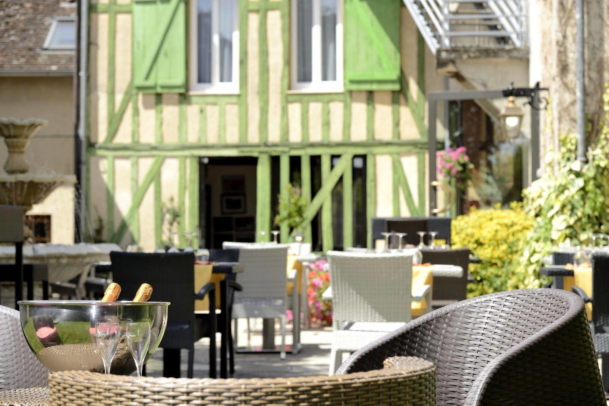 Logis Le Tadorne Hotel Piney Luaran gambar